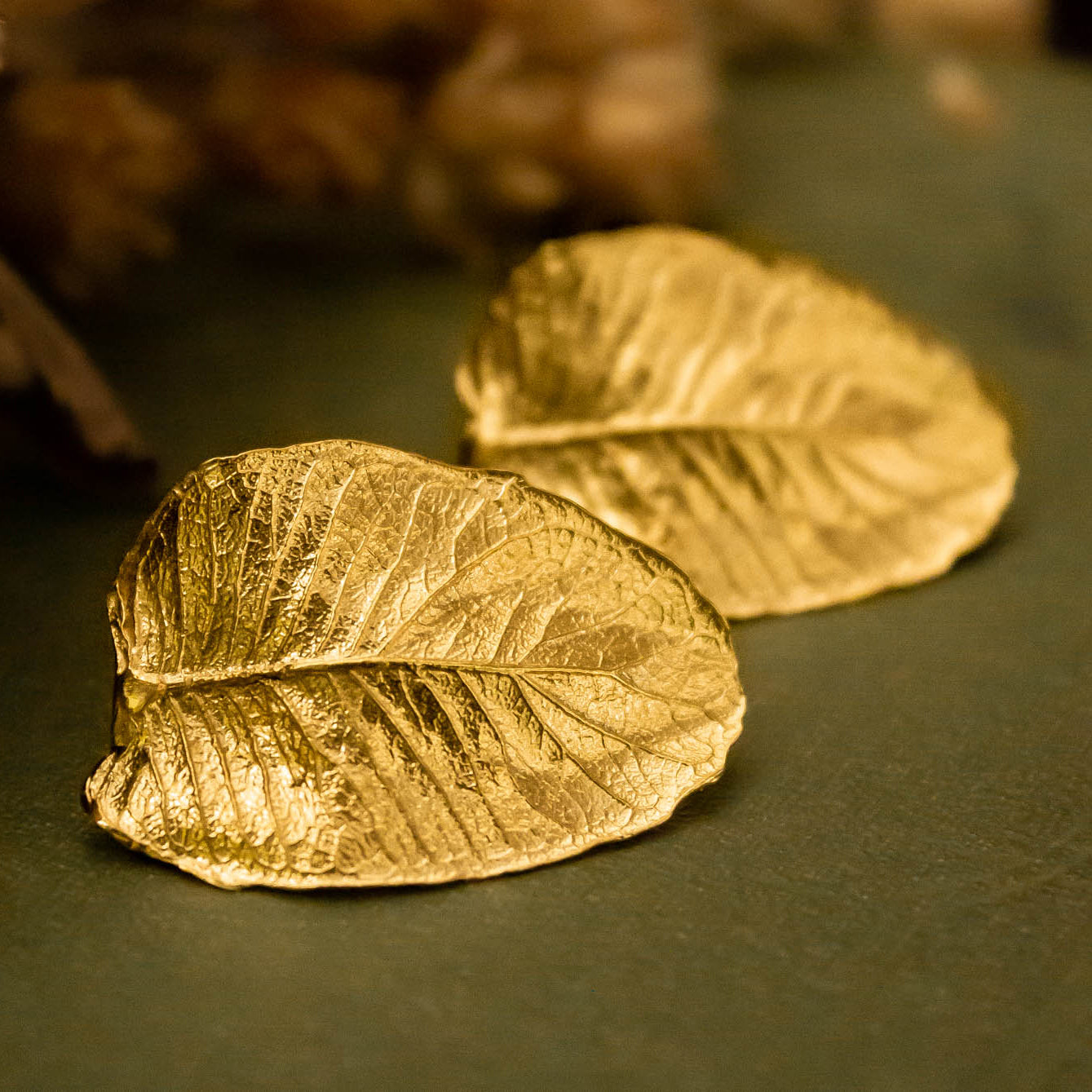 Aros hoja de Ulmo grandes dorados