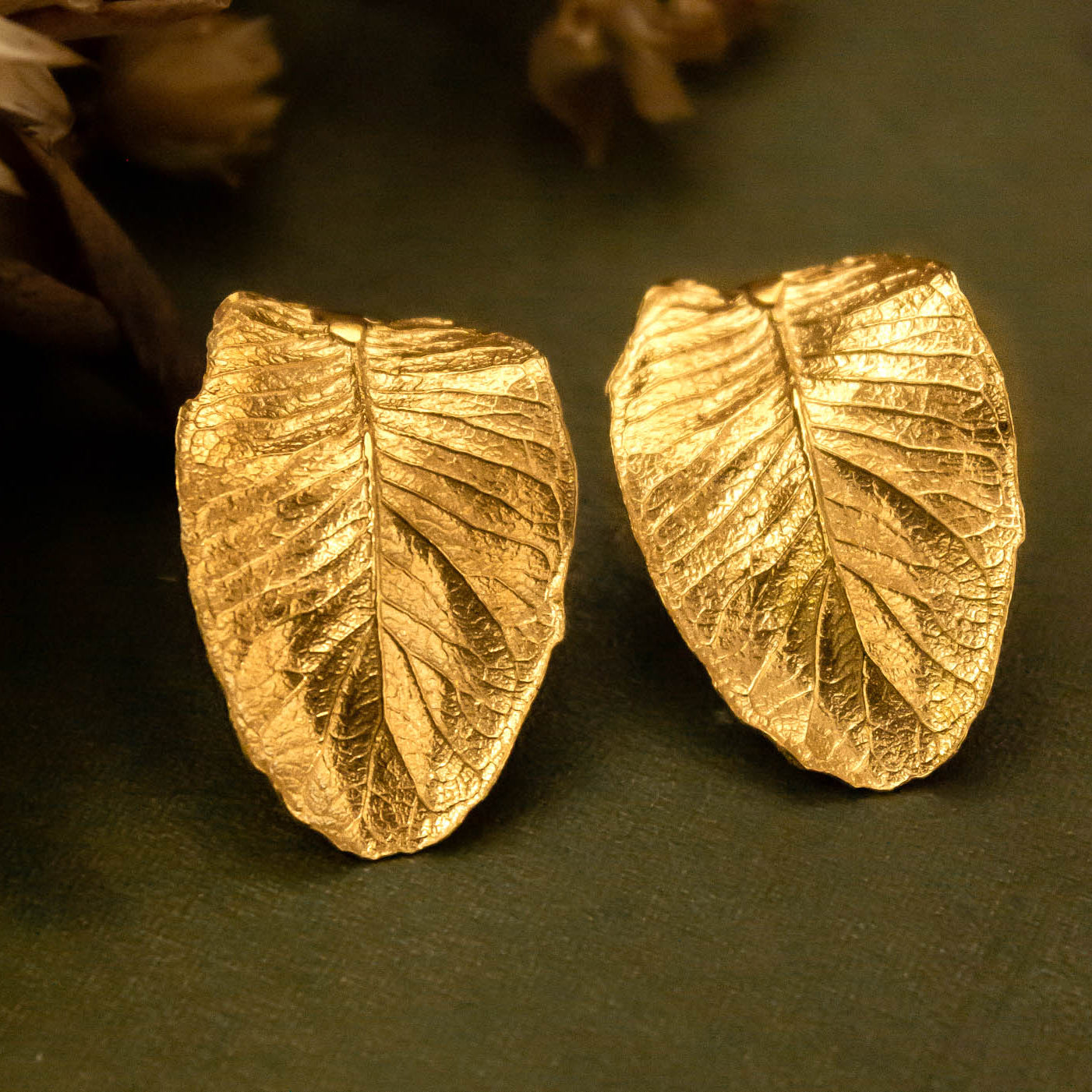 Aros hoja de Ulmo grandes dorados