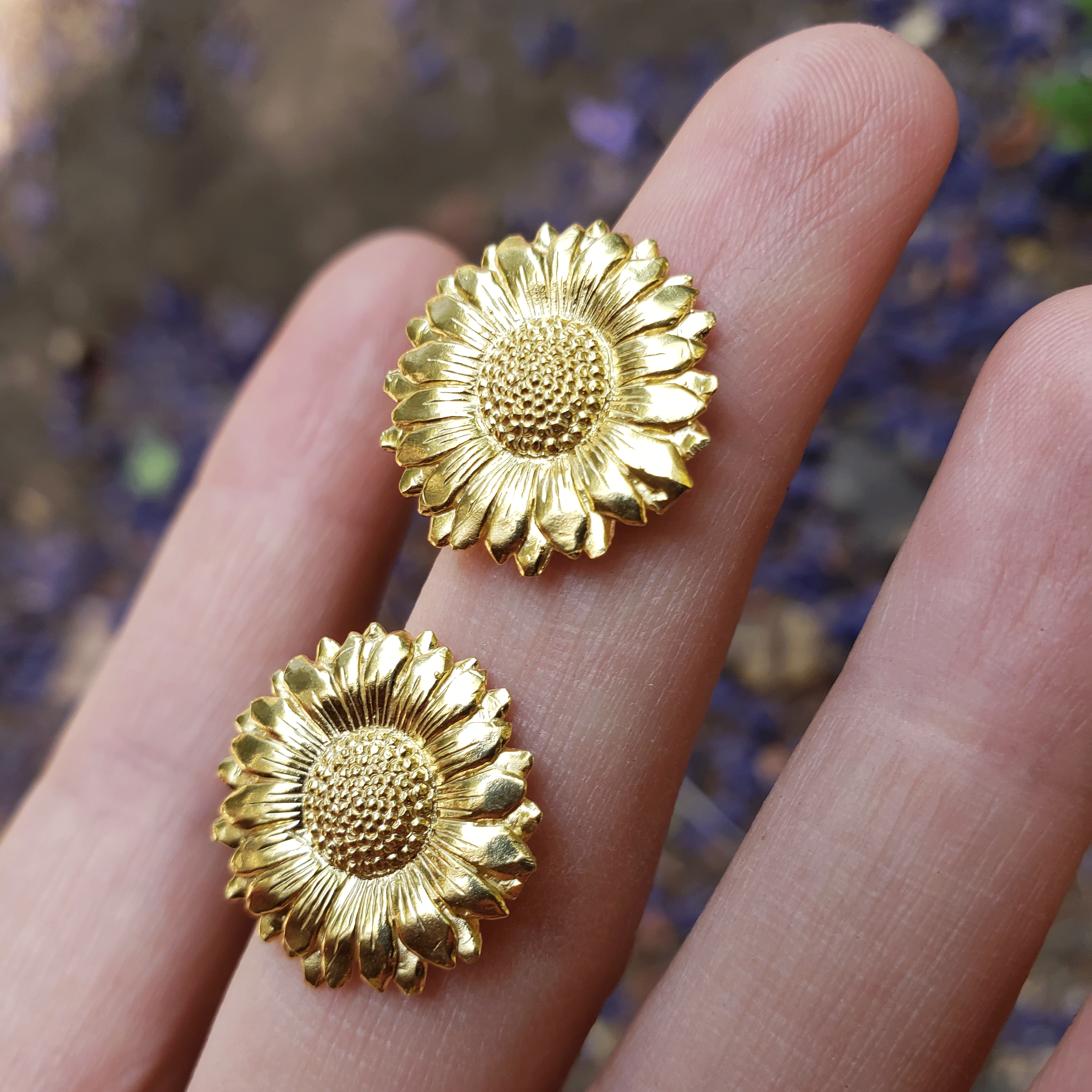 Aros Girasol pequeños dorados