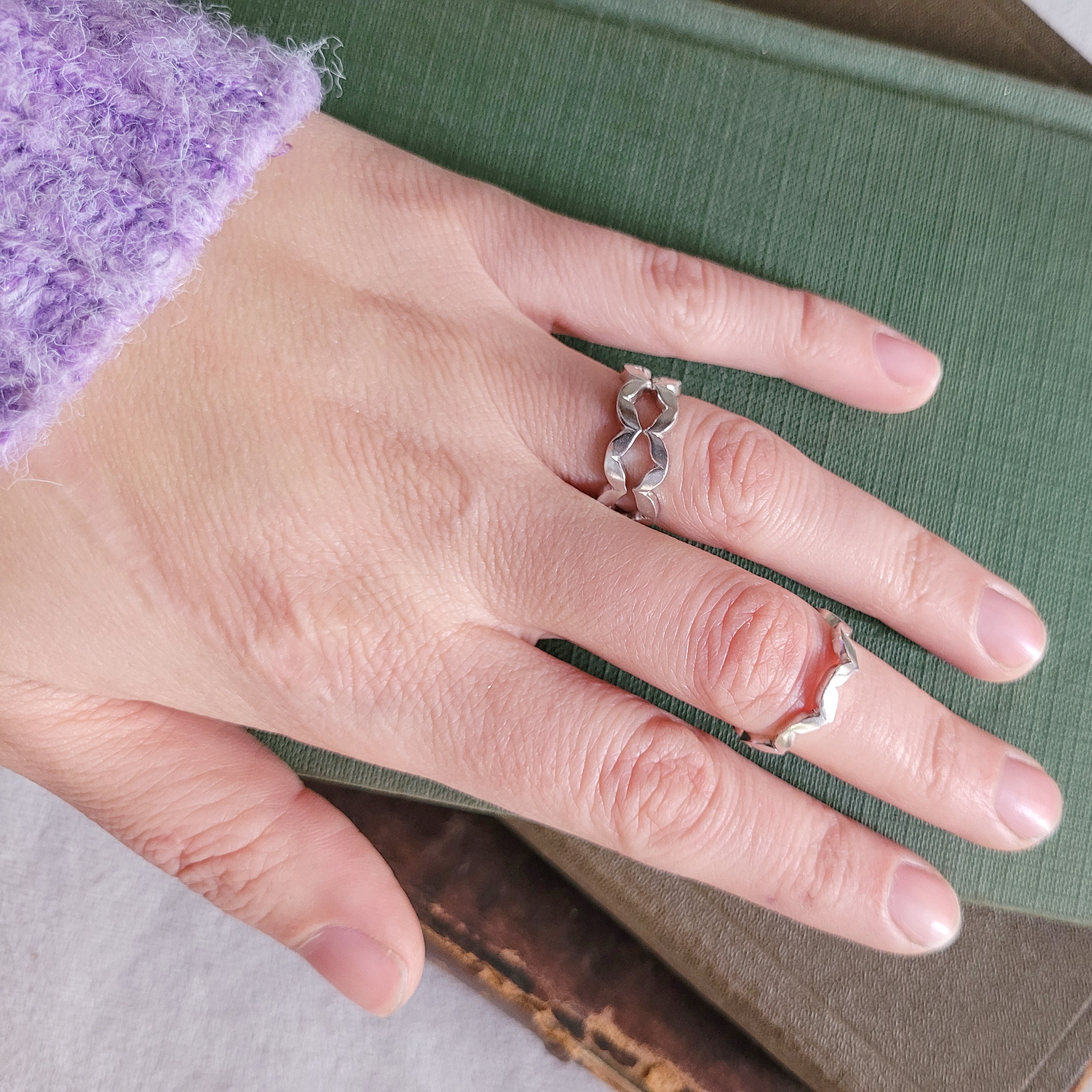 Anillo hojitas en punta